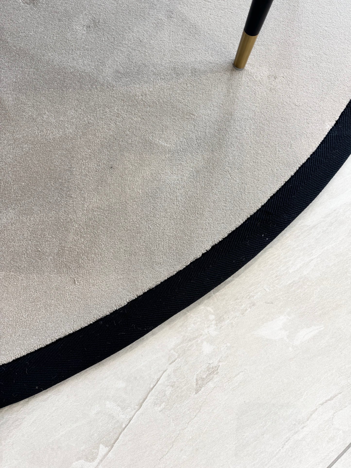Luxury Bespoke Round Piped Rug