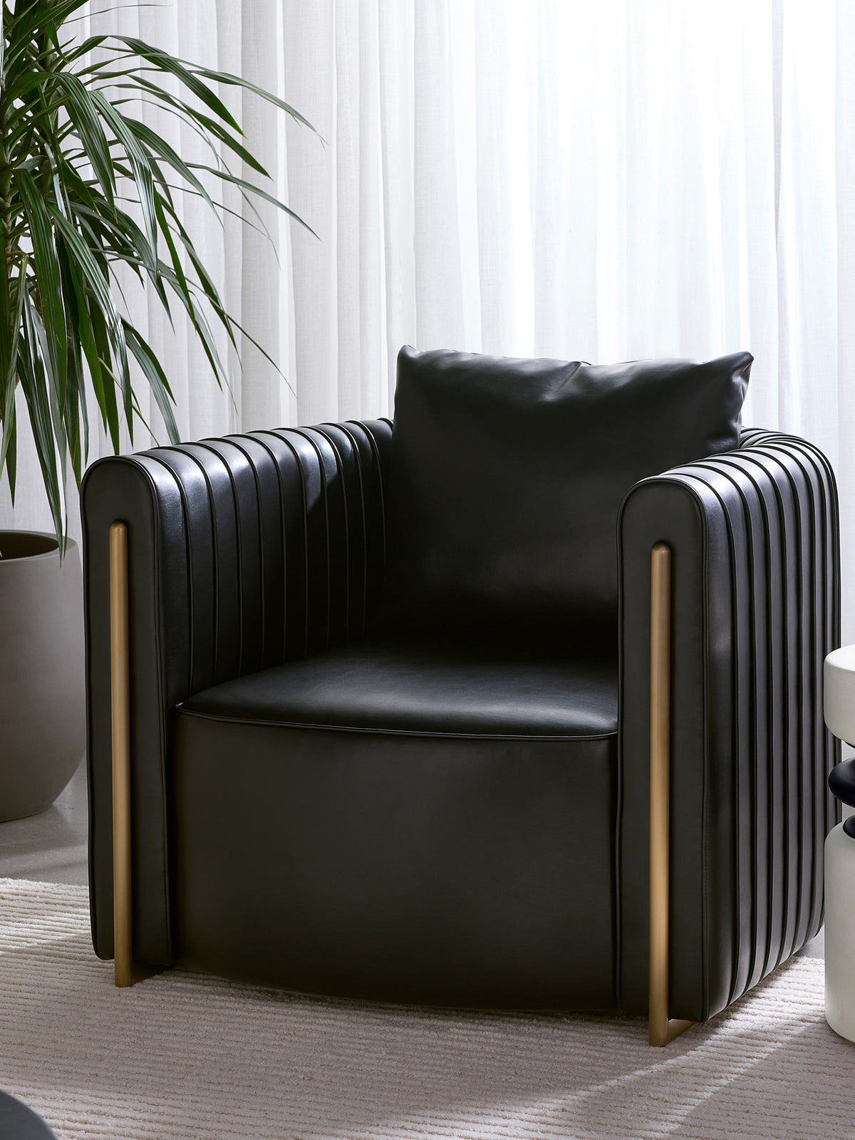 Holloway Lounge Chair Black