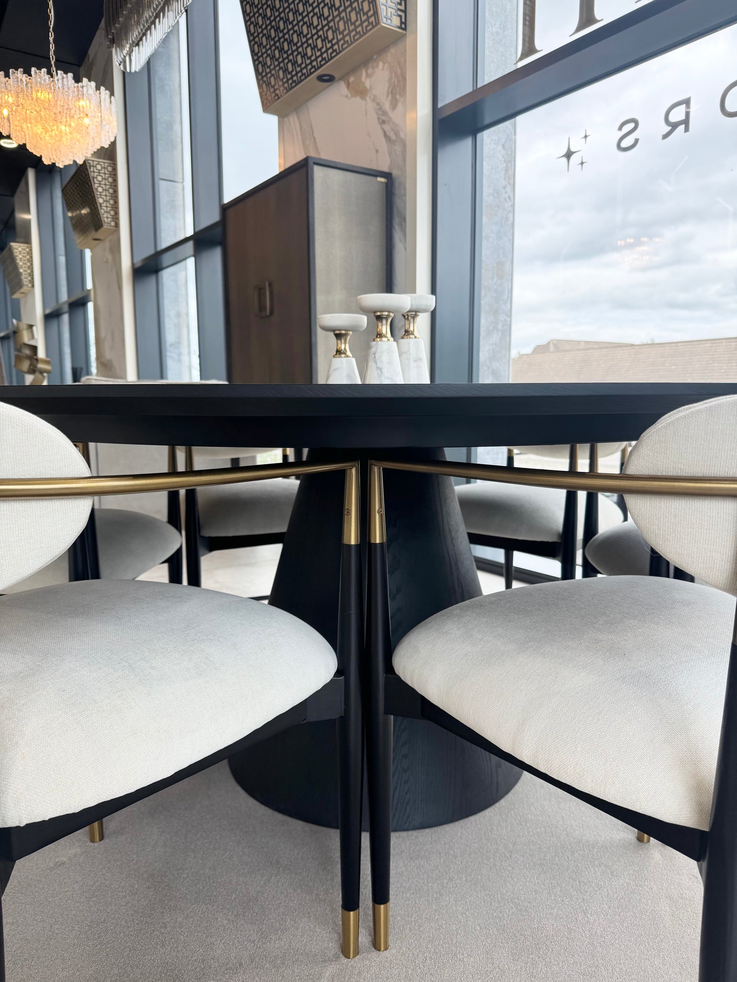 Tavamo 180 Dining Table - Black Oak